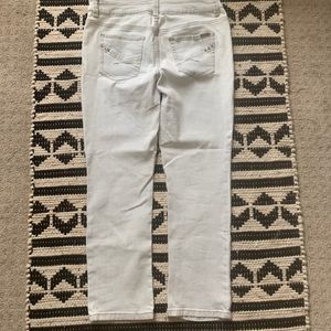 Light blue Chico’s jeans (0.5 size = 5/6)